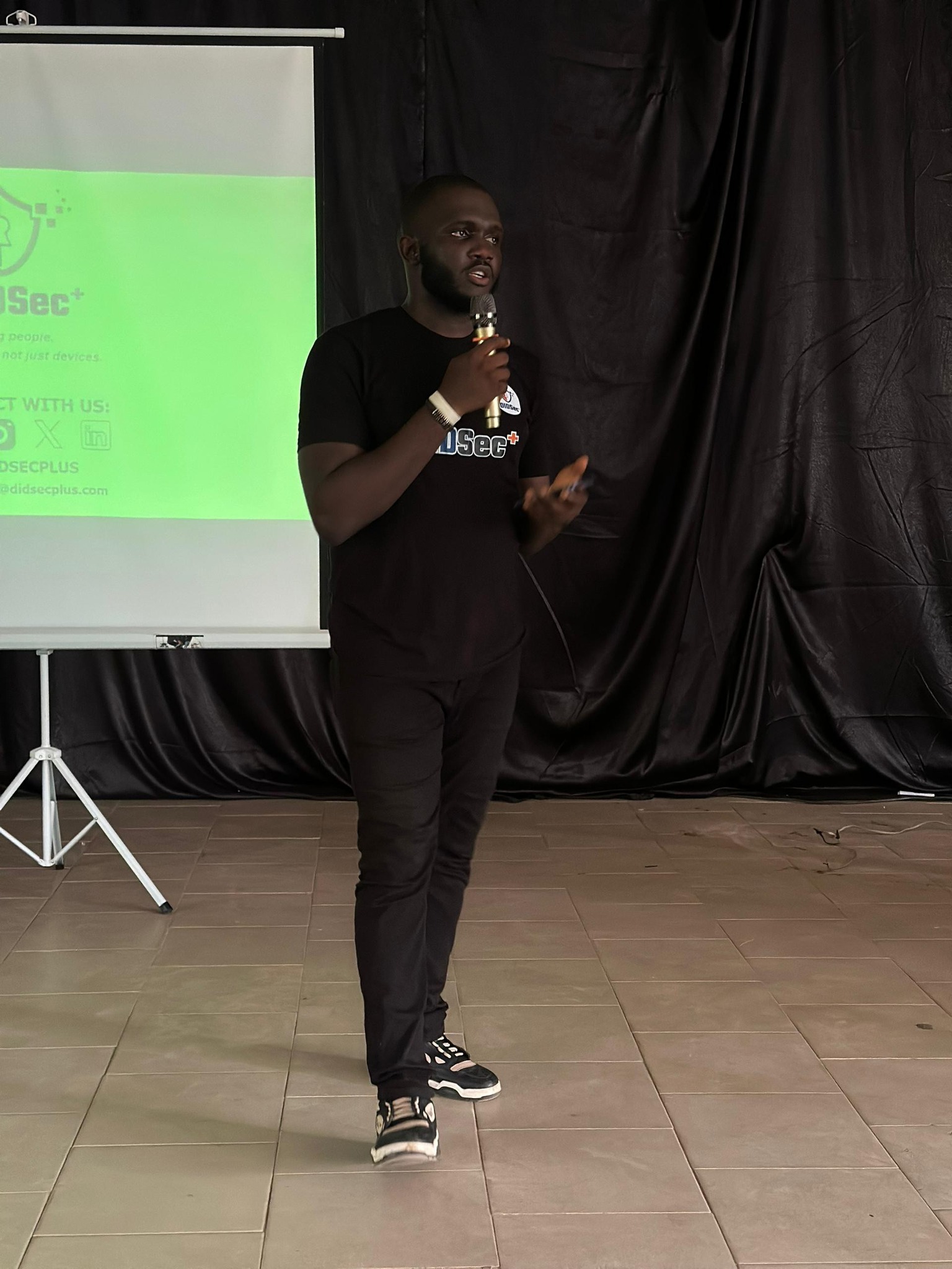 DIDSec+ speaker presenting to university students at ABSU
